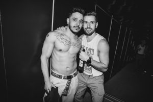 chicos en yass party barcelona