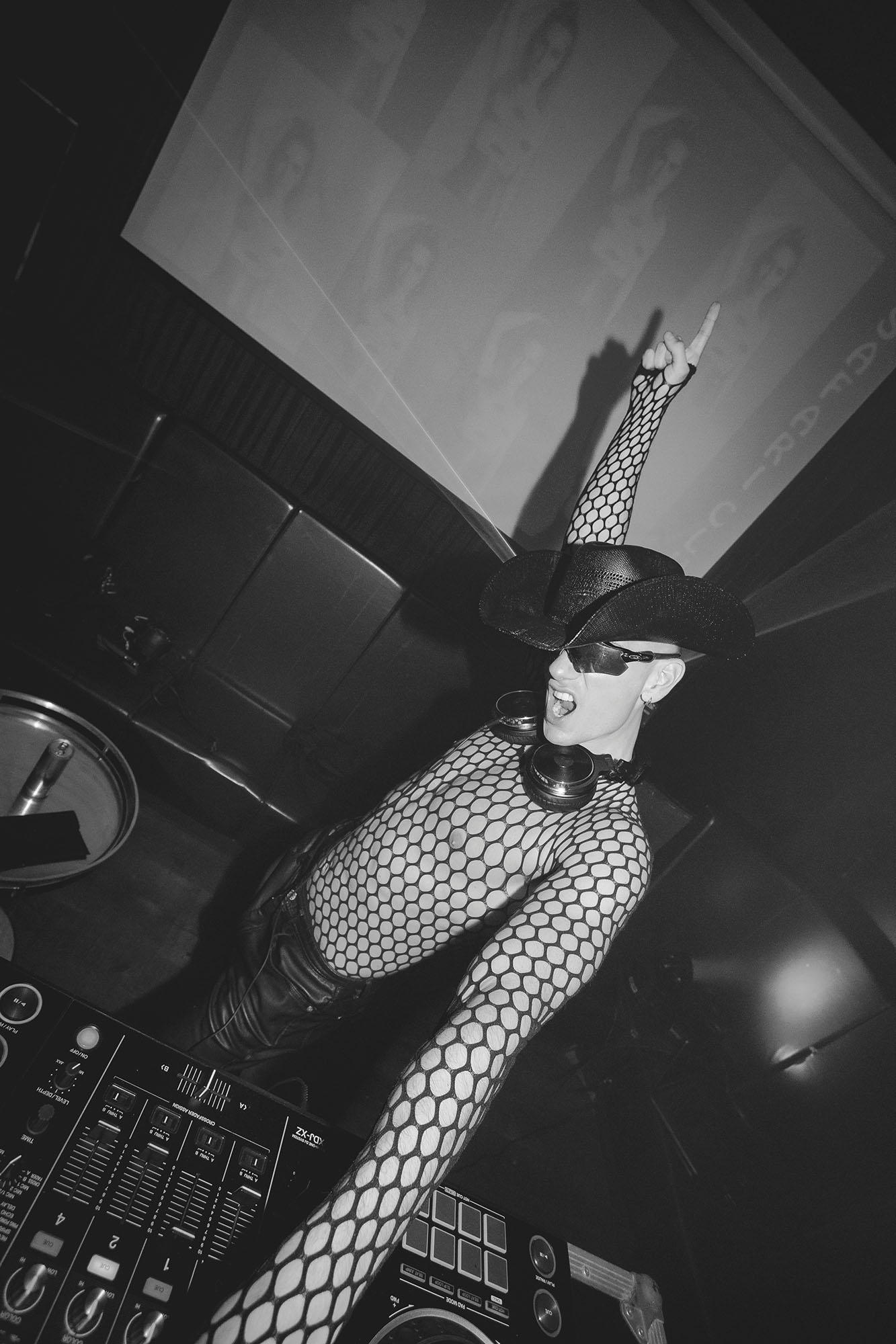 fiesta gay barcelona yass party ambiente lgtbiq